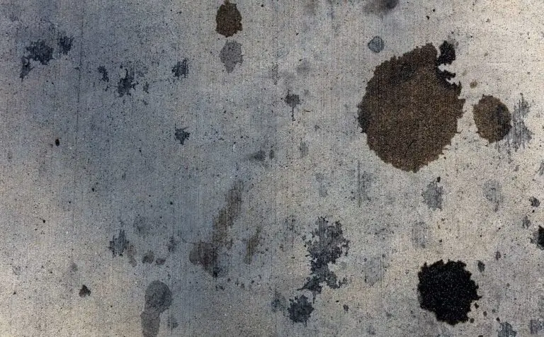 What Color is Transmission Fluid Leak