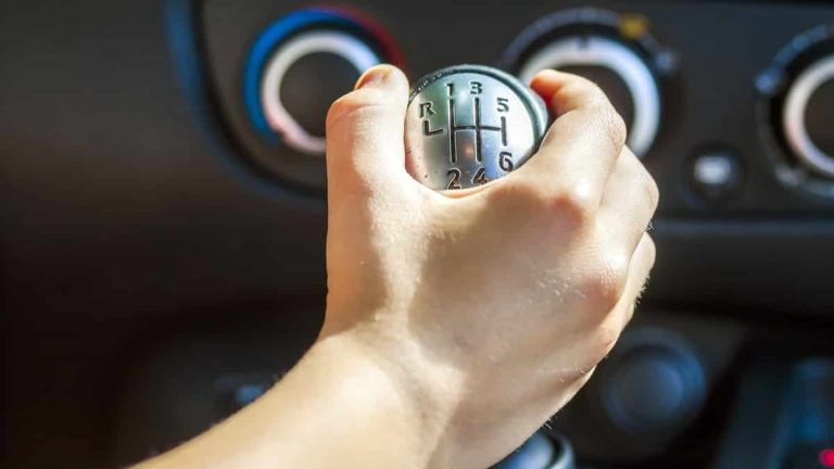 What Causes a Manual Transmission to Pop Out of Gear